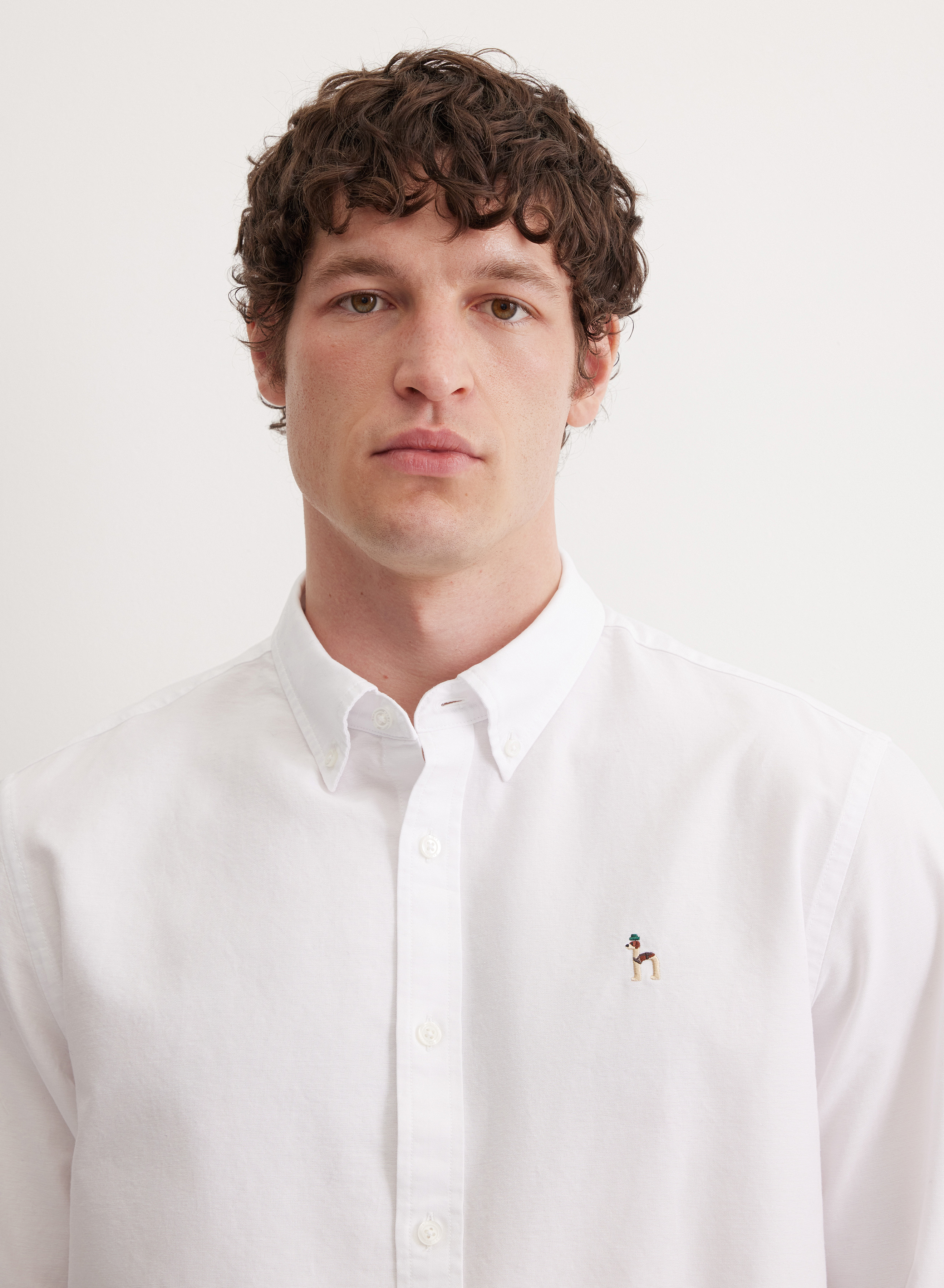 Хлопковая однотонная рубашка с отложным воротником и ярким принтом - основное изображение товара