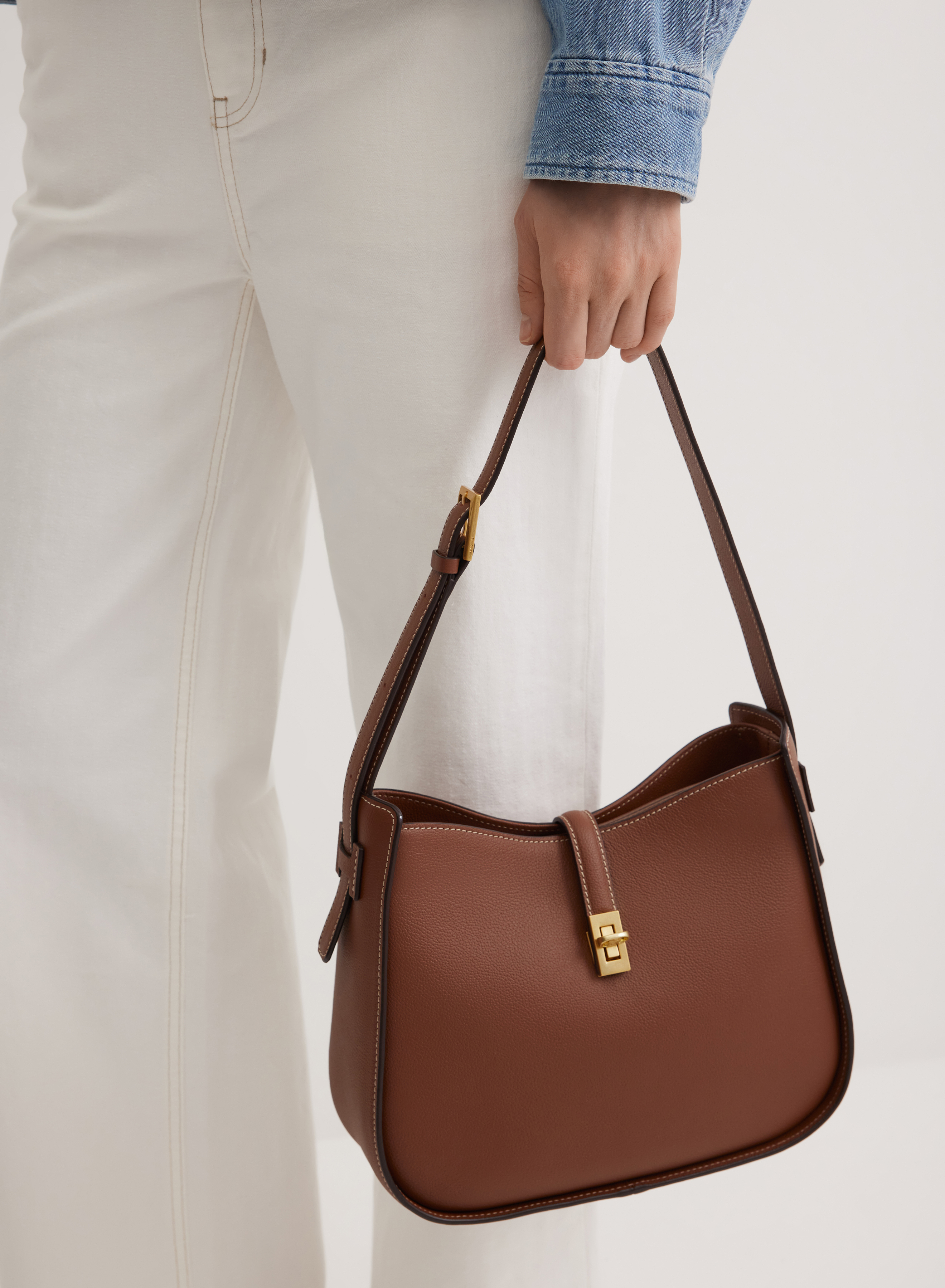 Коричневая сумка из мягкой натуральной кожи  - основное изображение товара