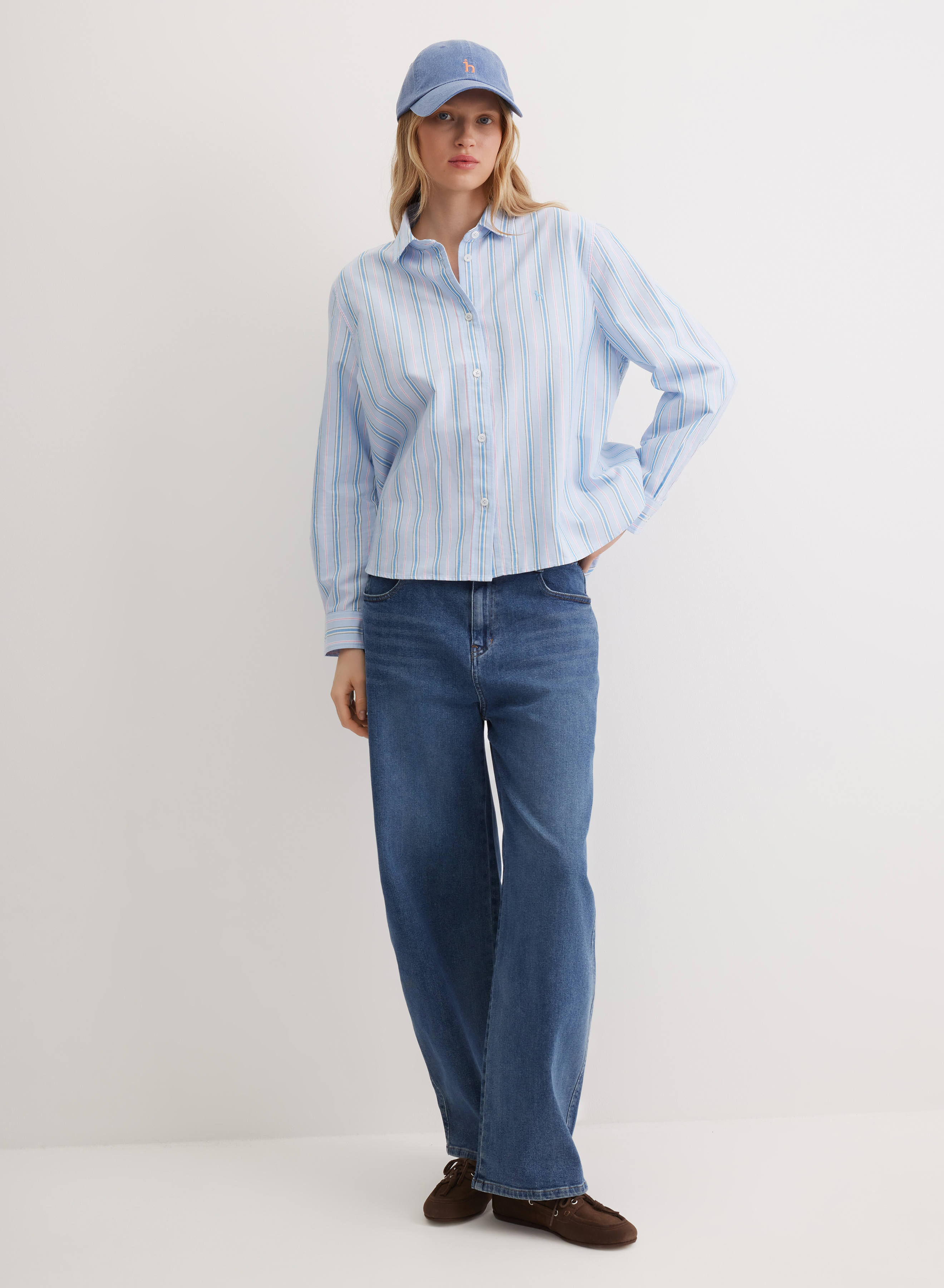 Рубашка в контрастную полоску с отложным воротником - основное изображение товара