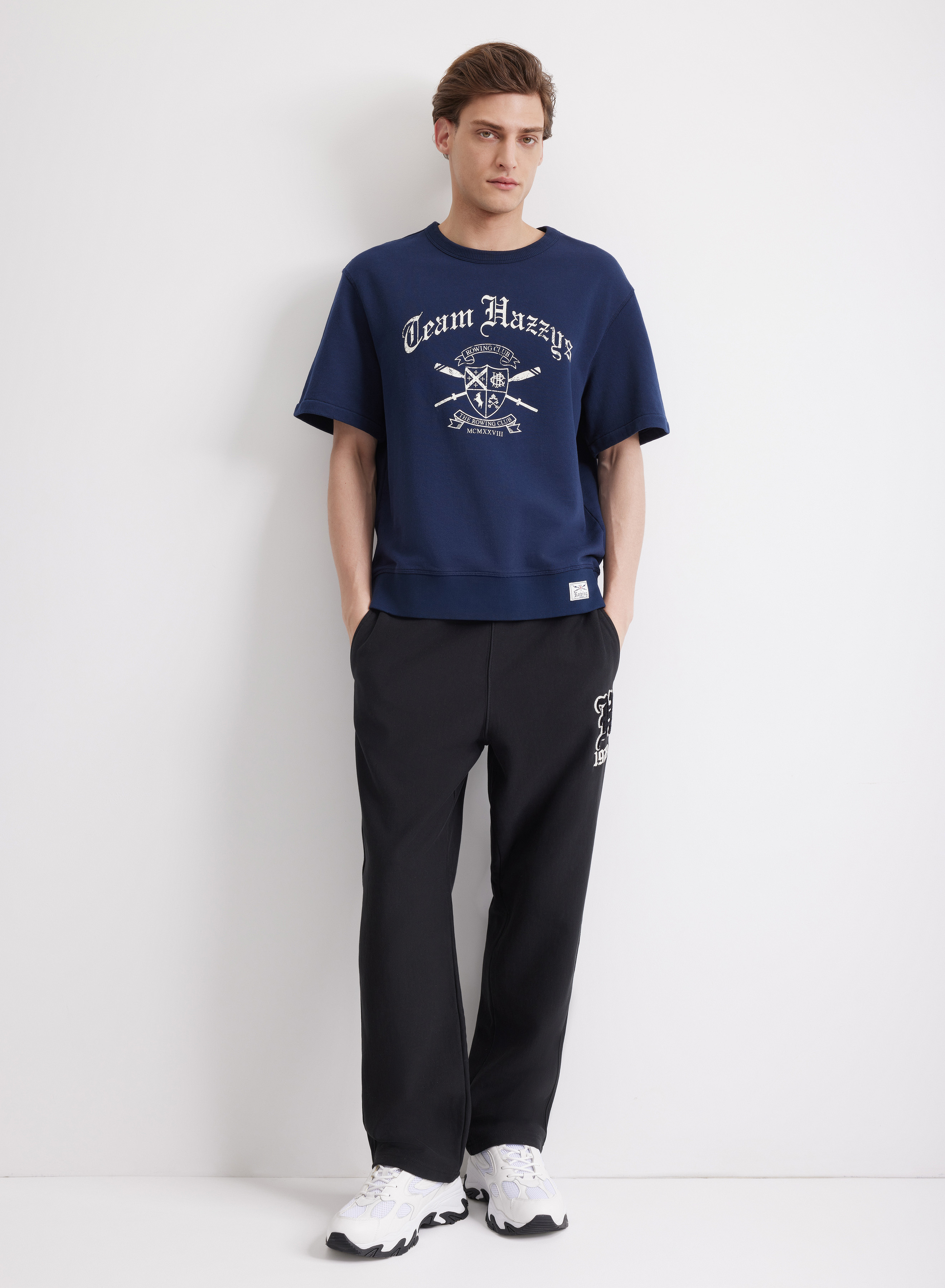 Синяя укороченная футболка с принтом - основное изображение товара