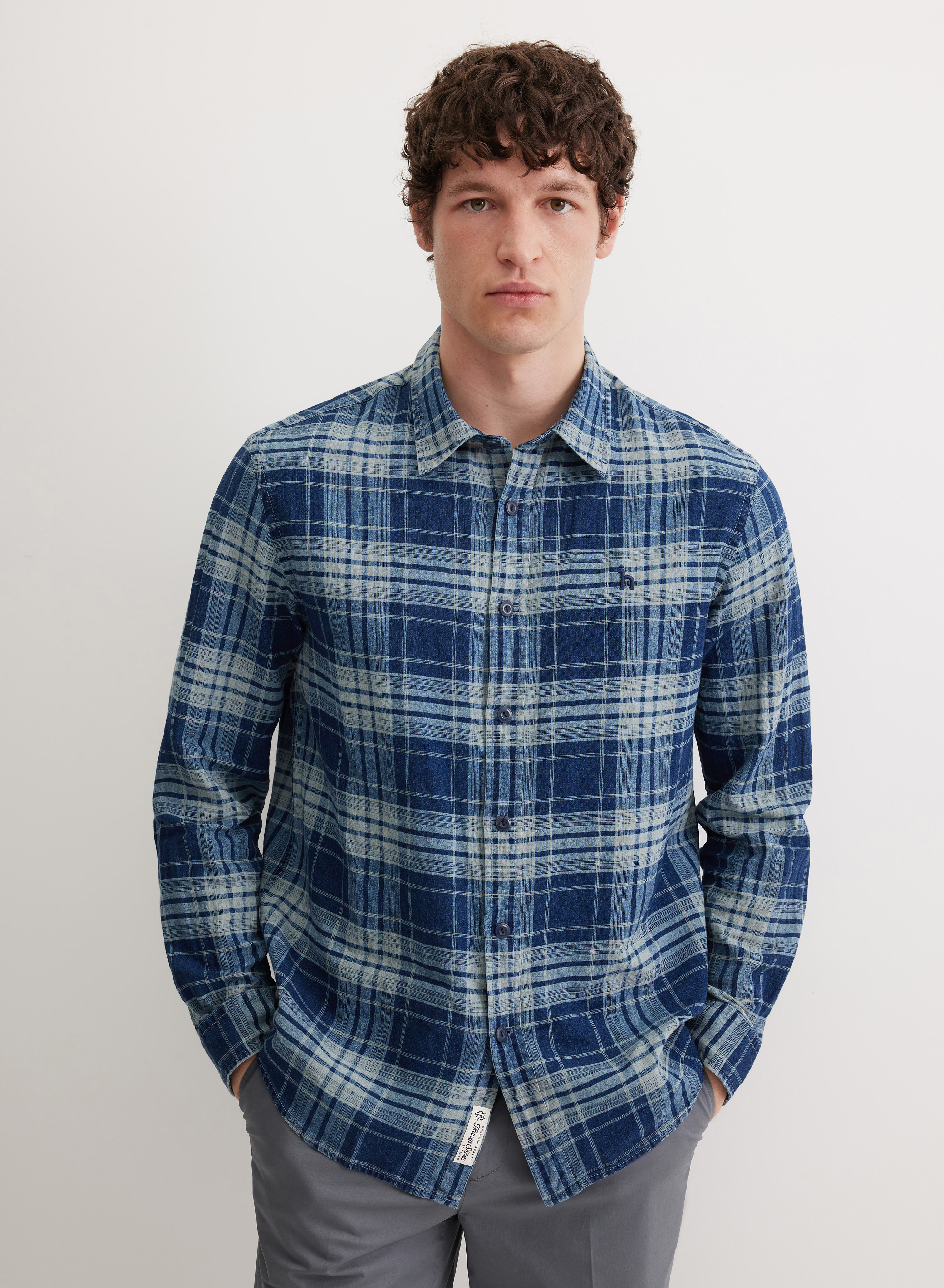 Классическая льняная рубашка в клетку - основное изображение товара