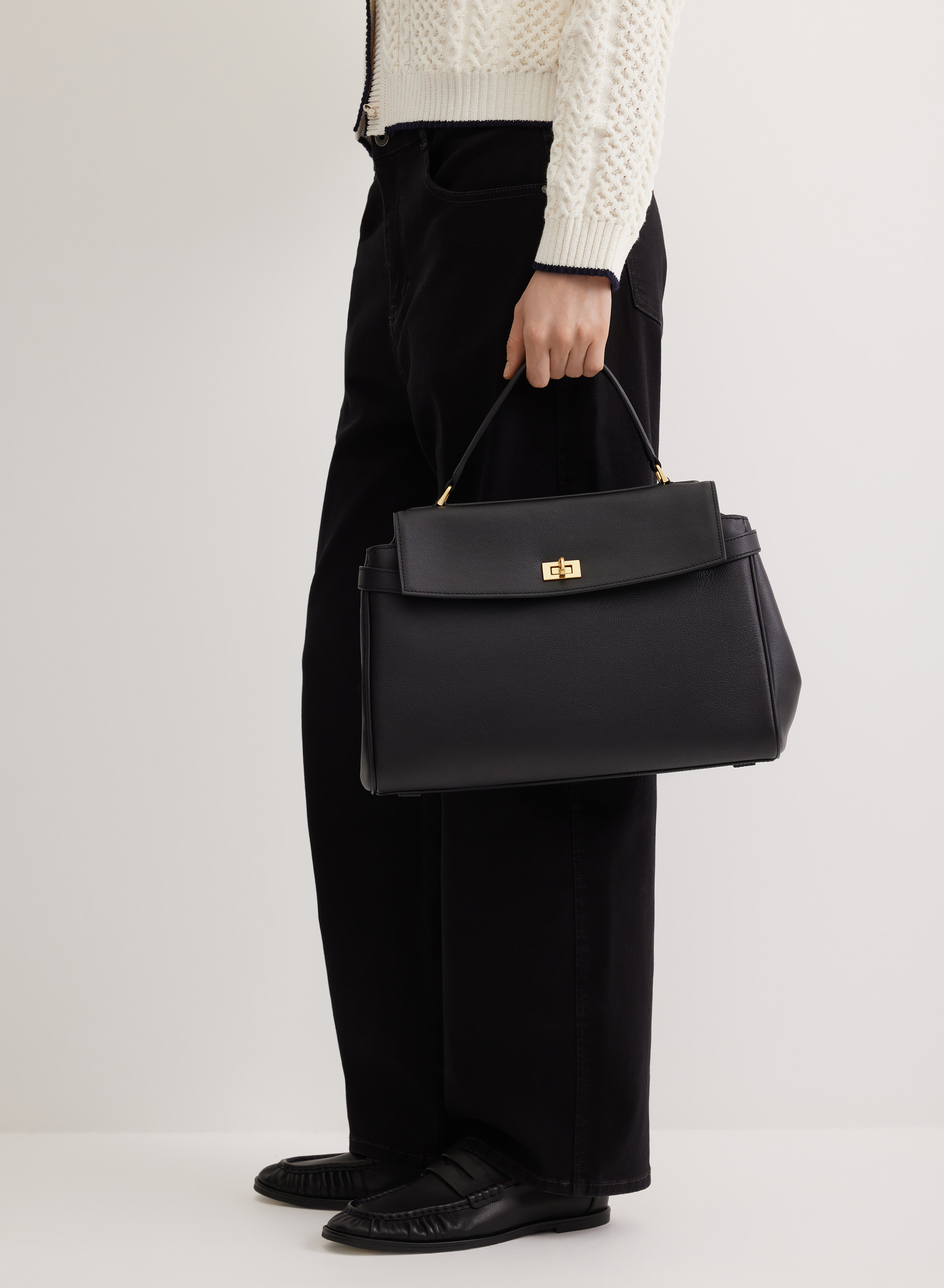 Черная кожаная сумка  - основное изображение товара