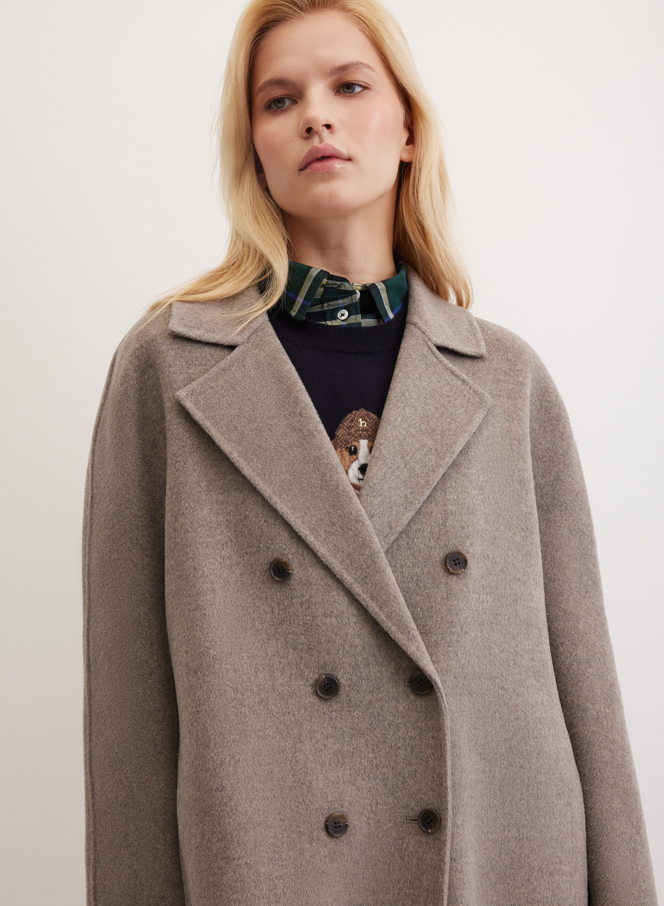 Двубортное пальто с английским воротником и шлицей - основное изображение товара