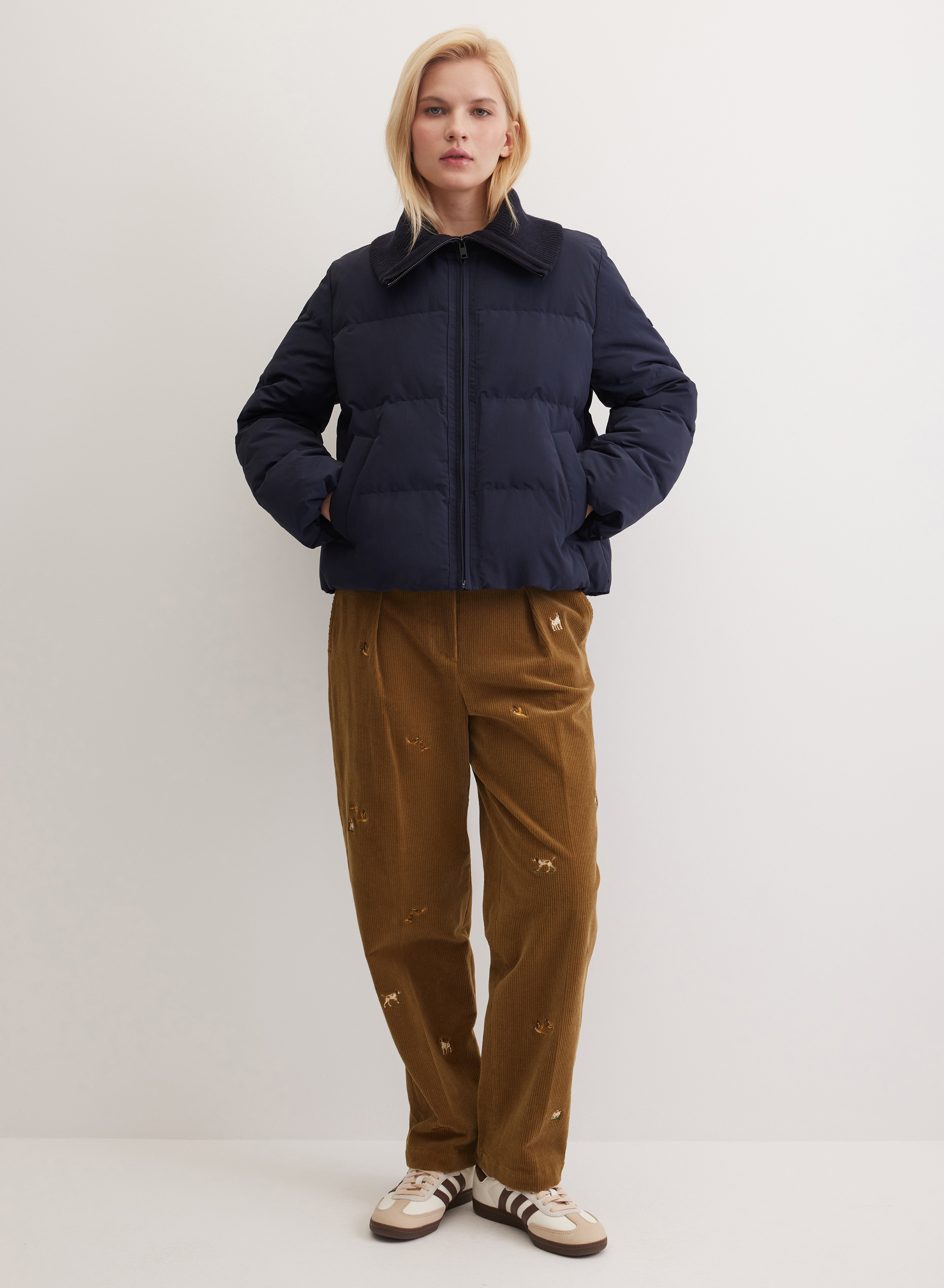 Стеганый пуховик на молнии с отложным воротником - основное изображение товара