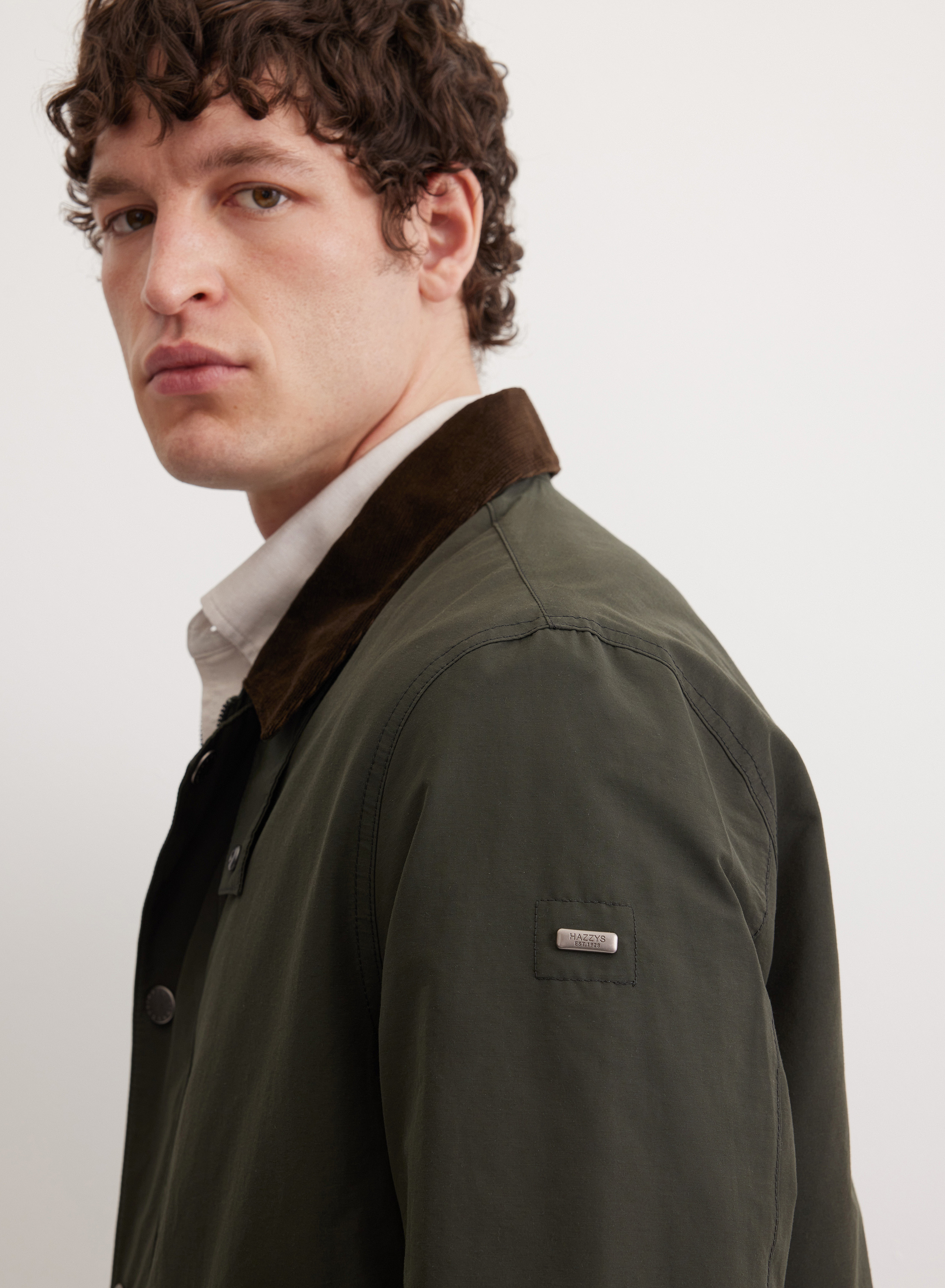 Куртка на молнии с контрастным вельветовым воротником  - основное изображение товара