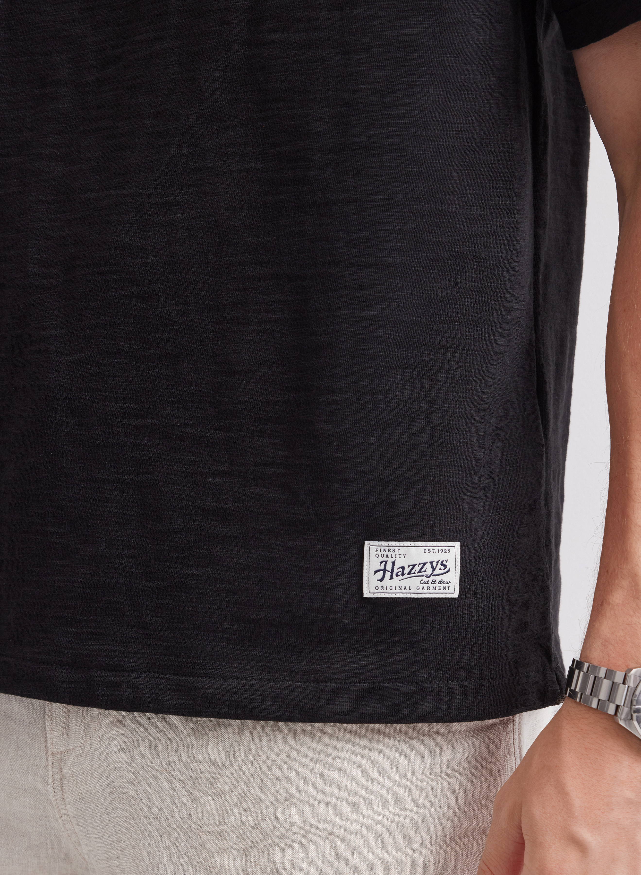 Классическая черная футболка с короткими рукавами - основное изображение товара