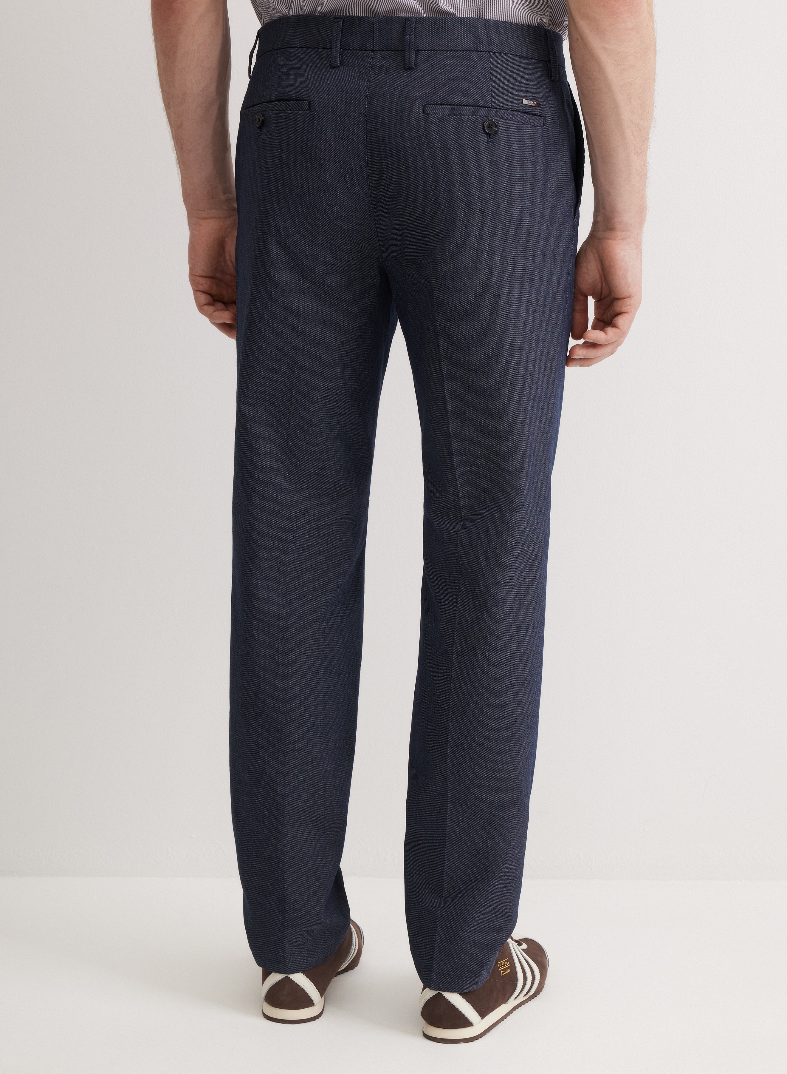 Базовые брюки прямого кроя со стрелками - основное изображение товара