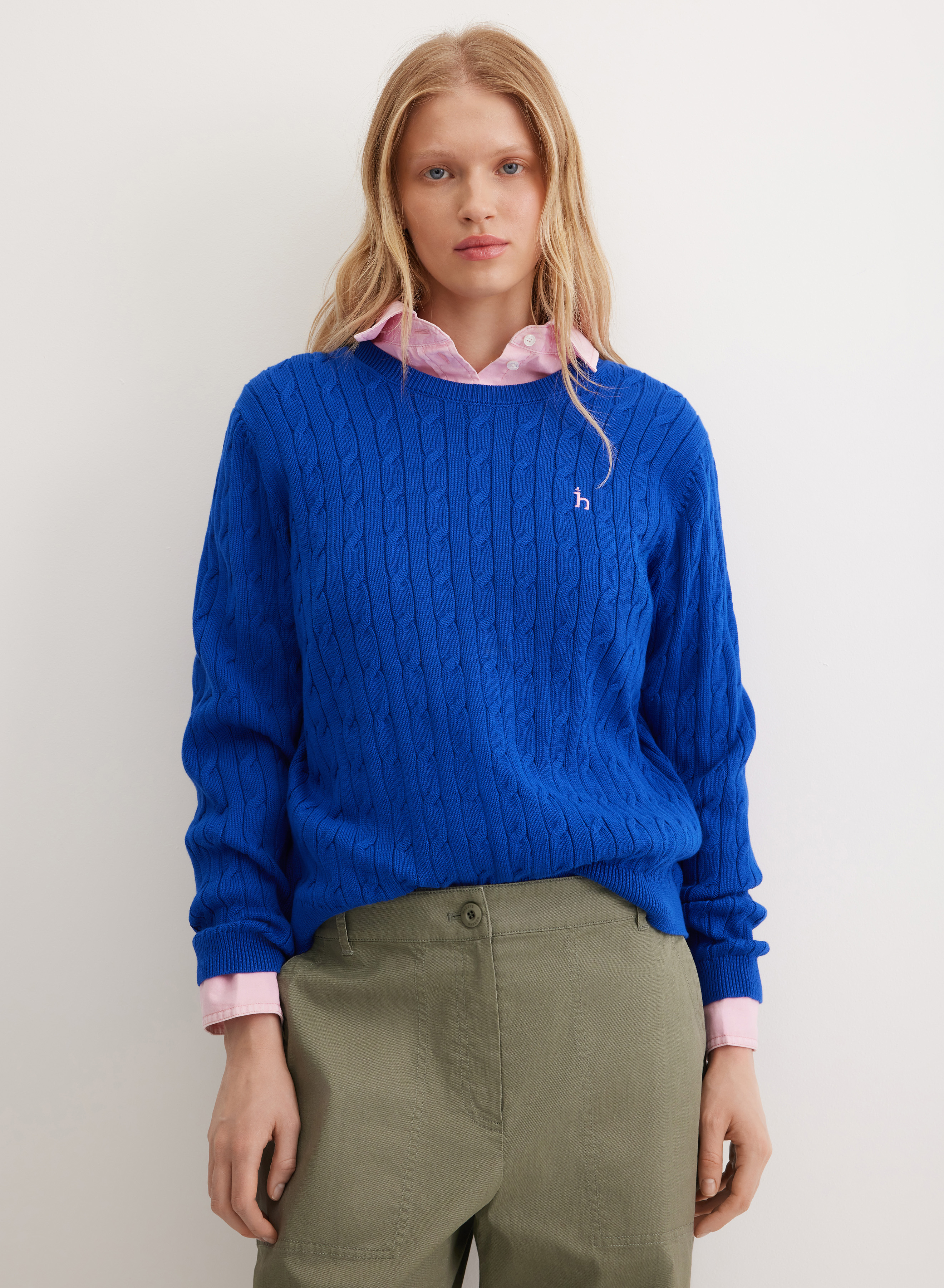 Базовый джемпер приталенного кроя с объемными косами - основное изображение товара