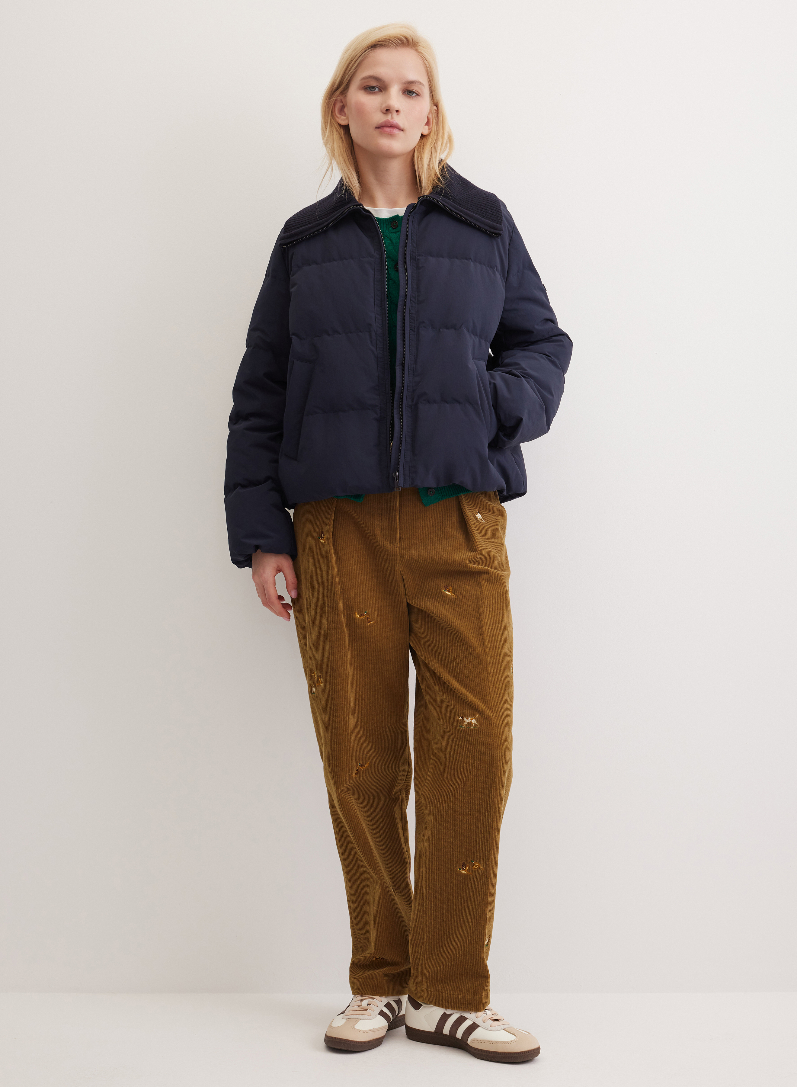 Стеганый пуховик на молнии с отложным воротником - основное изображение товара