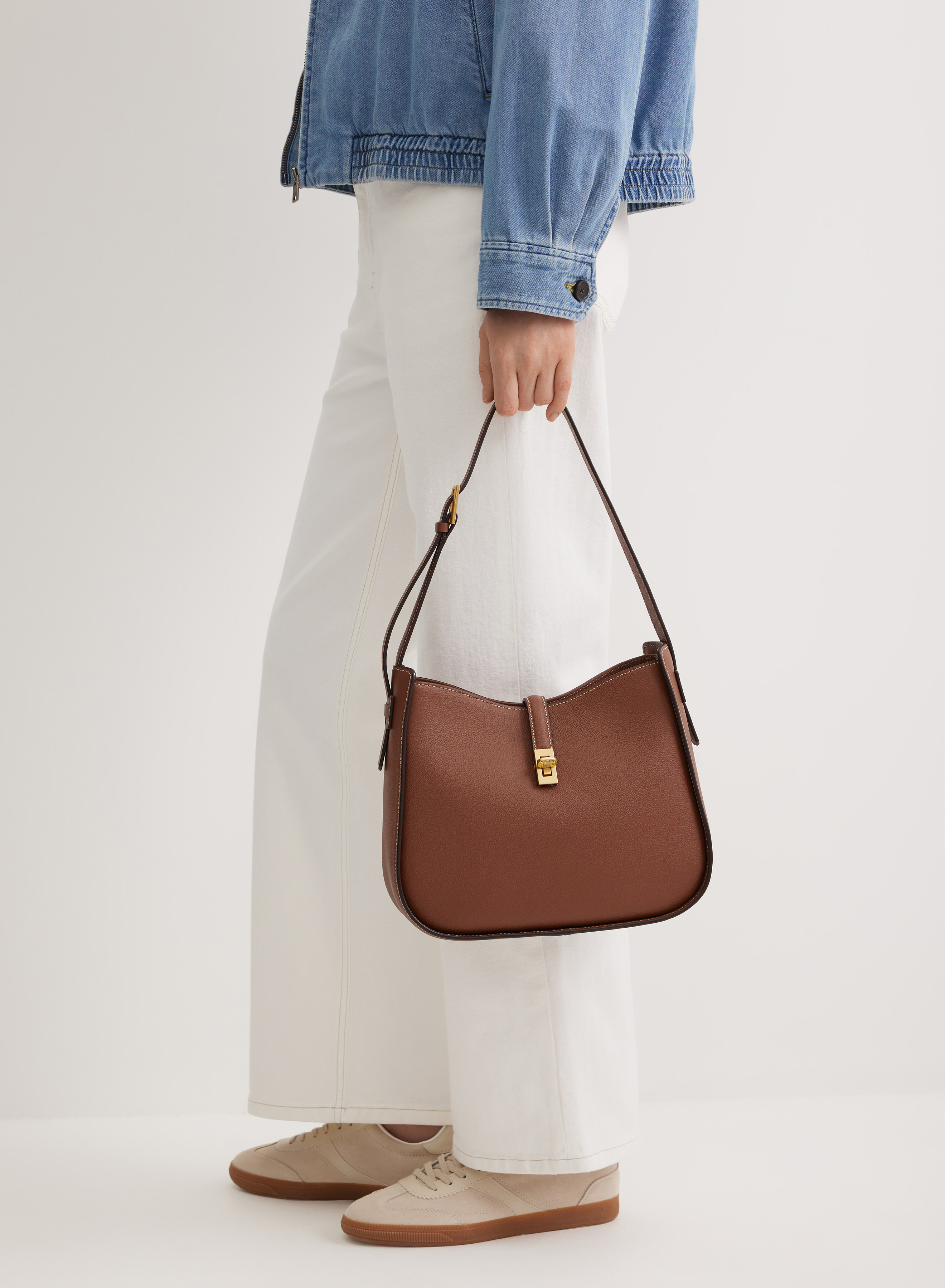 Коричневая сумка из мягкой натуральной кожи  - основное изображение товара