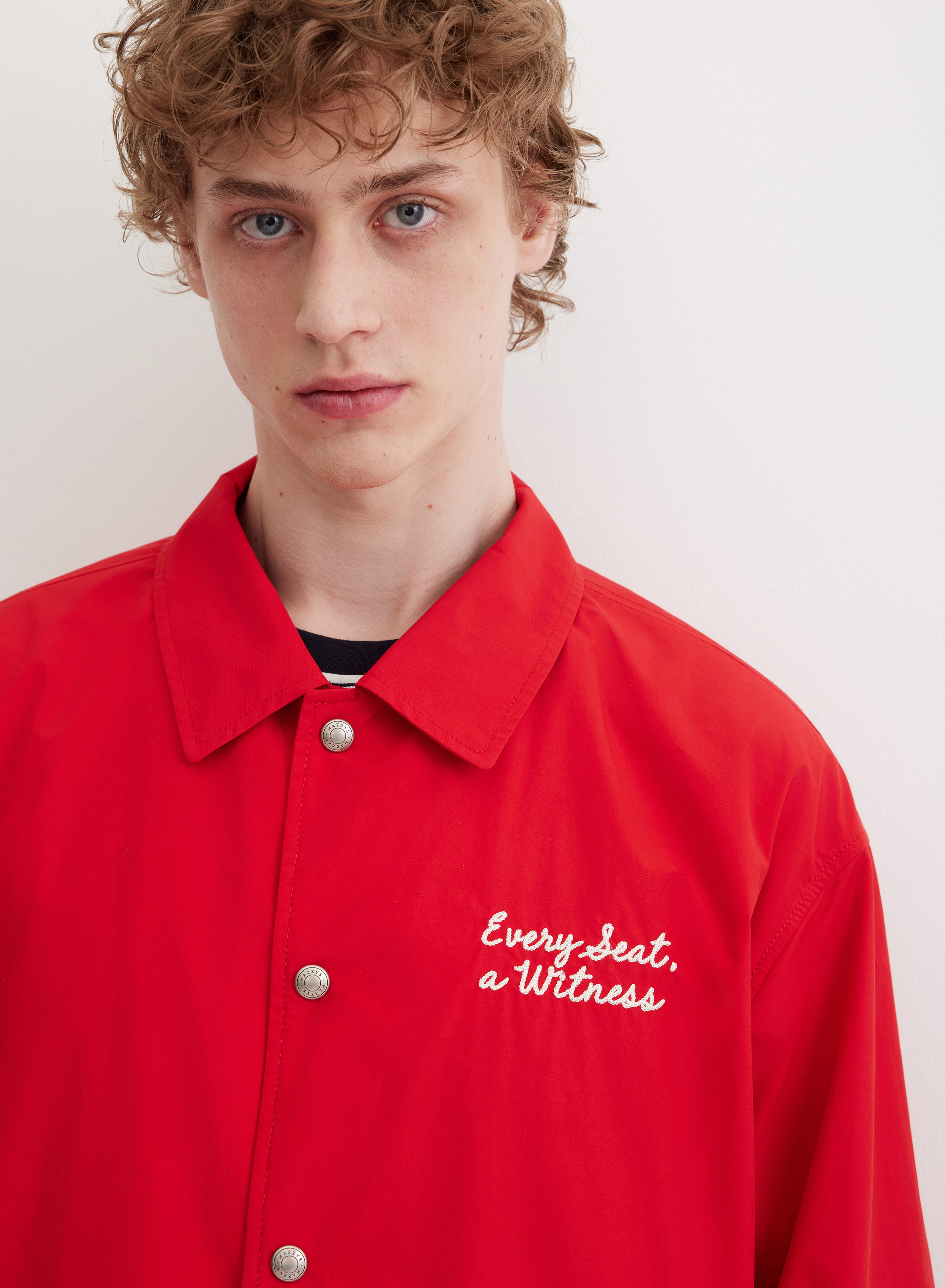 Красная куртка на кнопках и кулиске - основное изображение товара