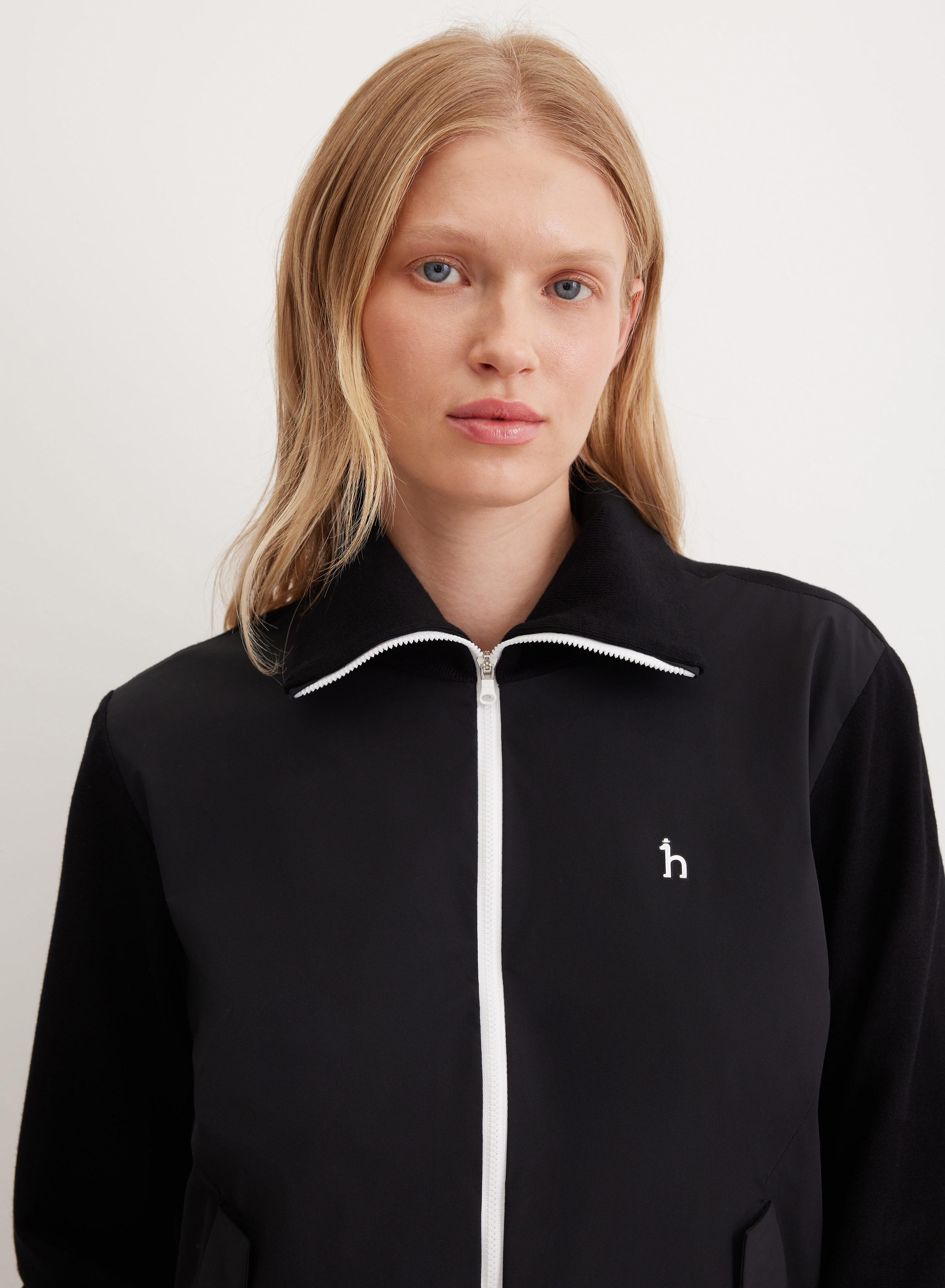 Комбинированная ветровка на молнии с декоративными элементами  - основное изображение товара