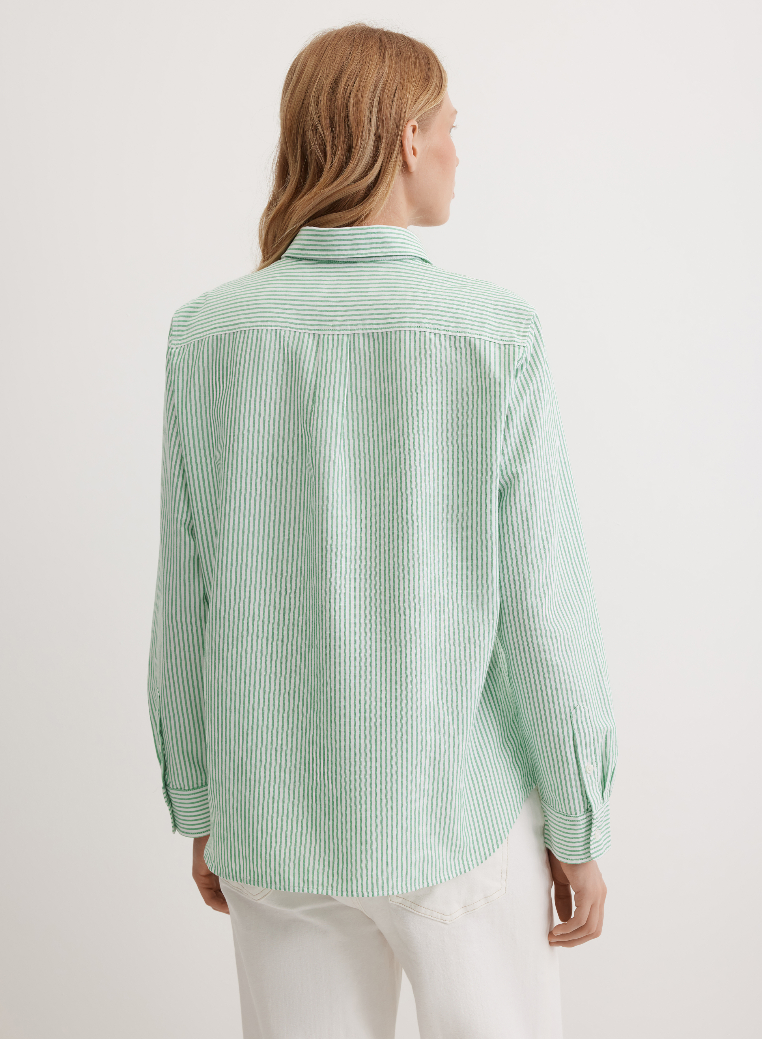 Рубашка из мягкого хлопка в тонкую вертикальную полоску  - основное изображение товара