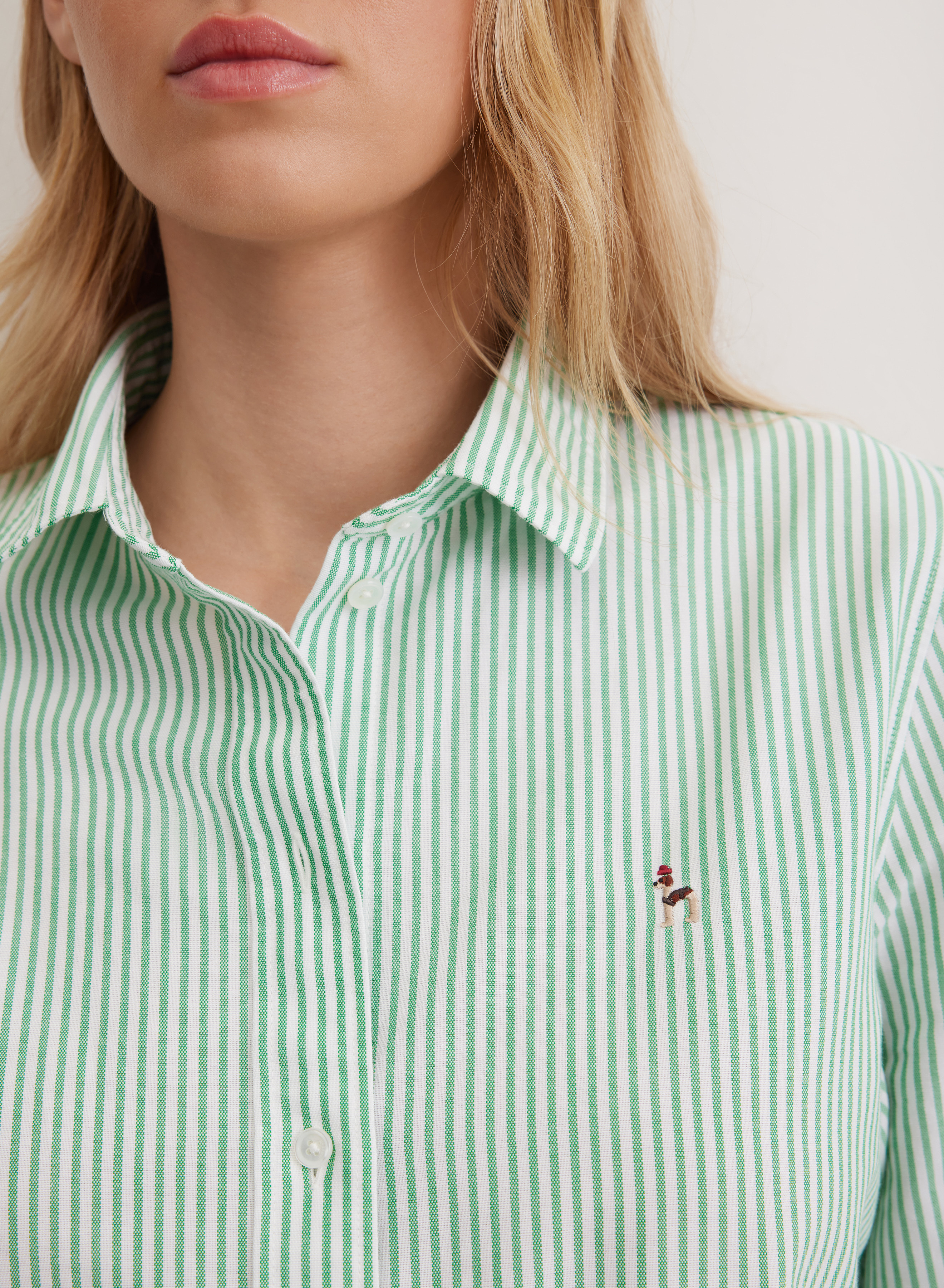 Рубашка из мягкого хлопка в тонкую вертикальную полоску  - основное изображение товара