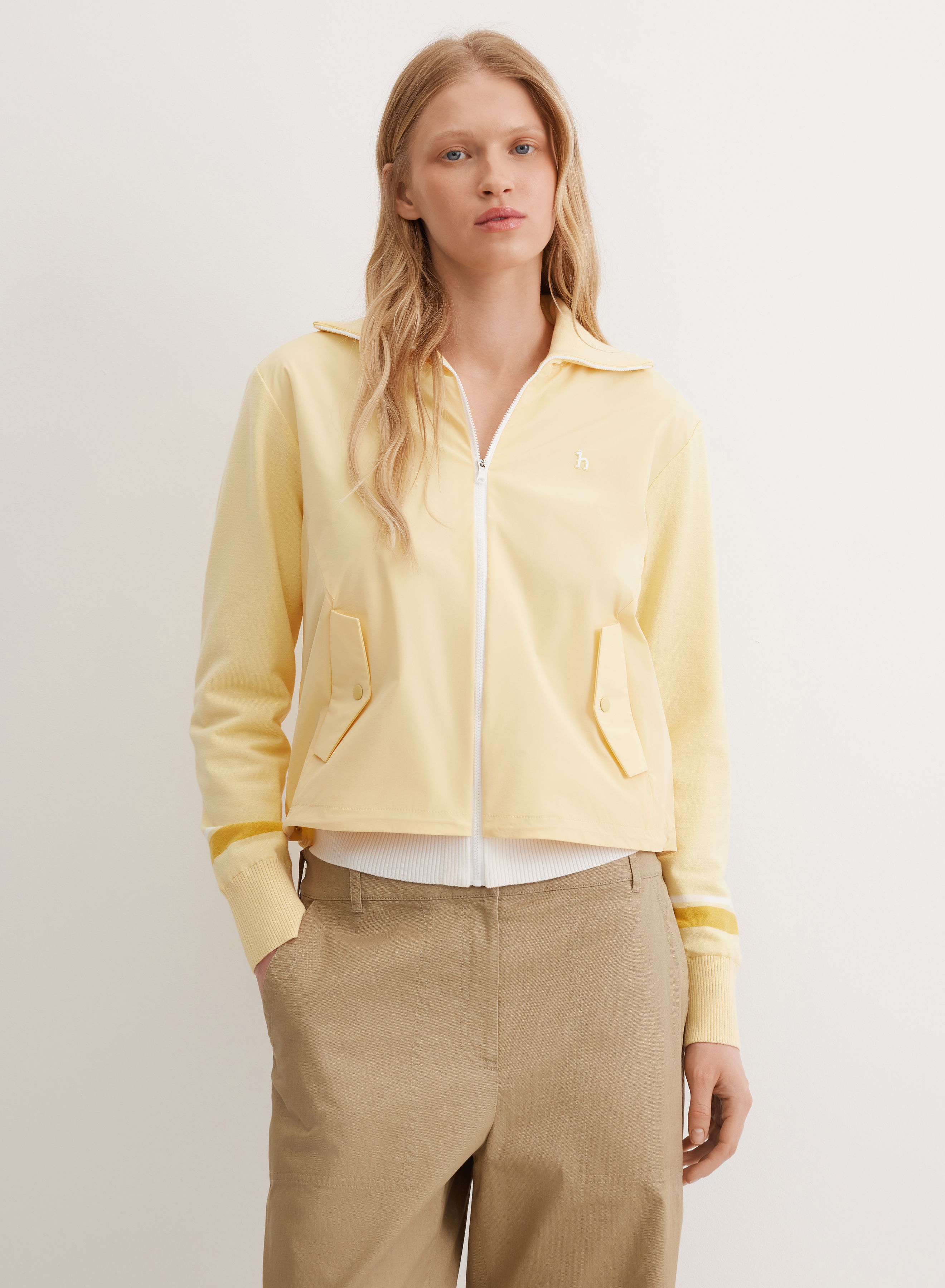 Ветровка с асимметричным низом и декоративными элементами  - основное изображение товара