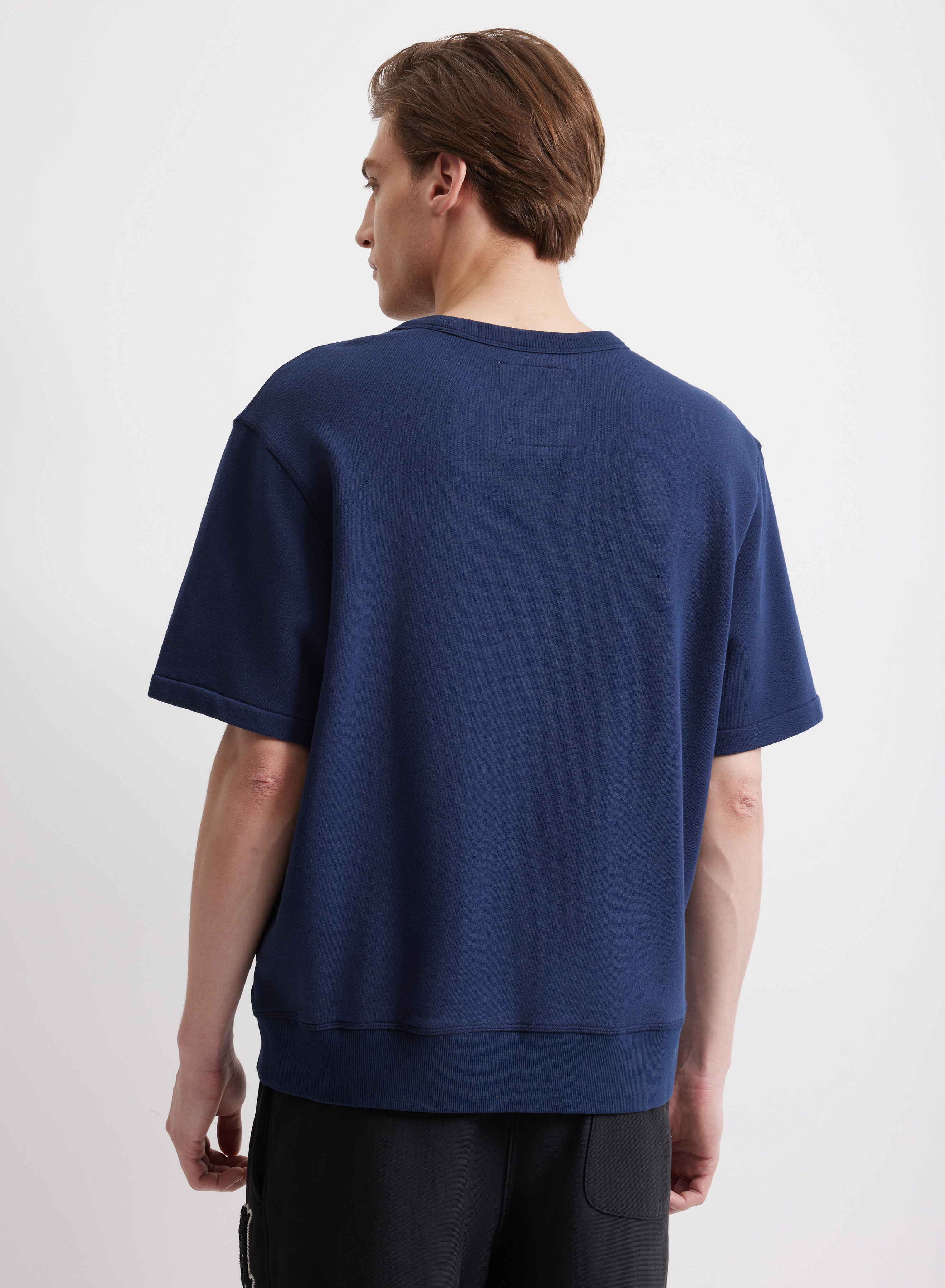 Синяя укороченная футболка с принтом - основное изображение товара