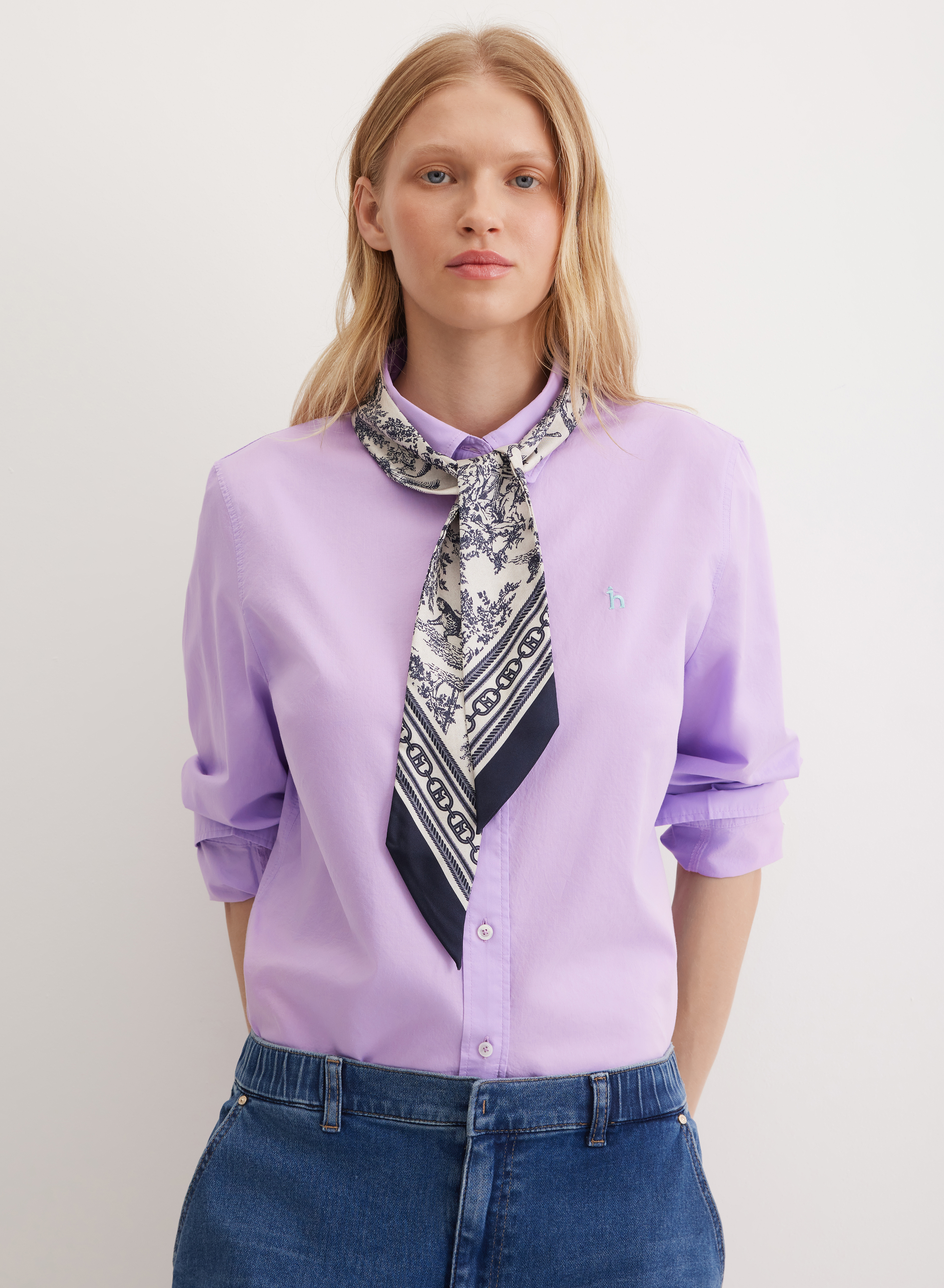 Однотонная рубашка прямого силуэта с отложным воротником  - основное изображение товара