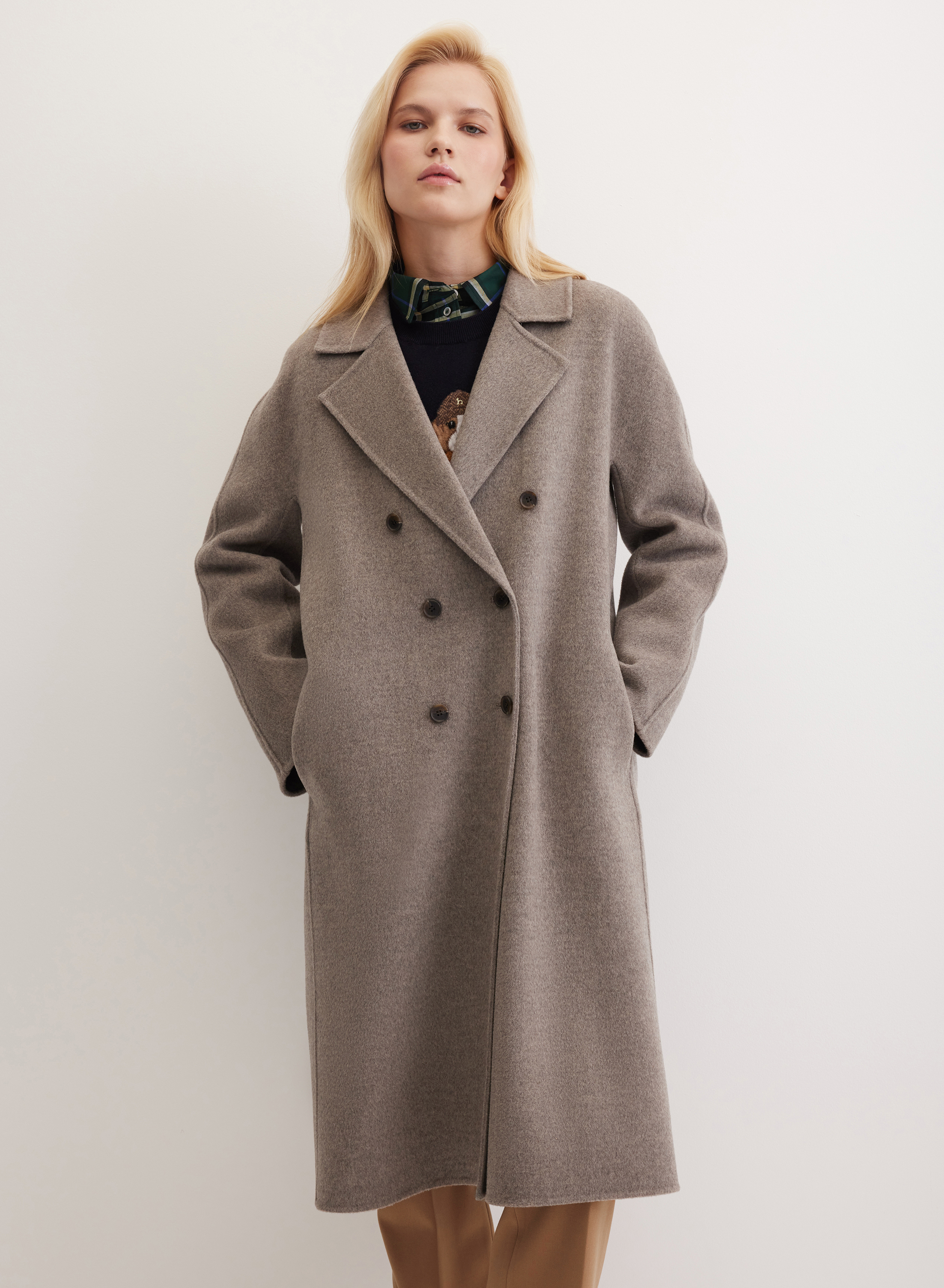 Двубортное пальто с английским воротником и шлицей - основное изображение товара