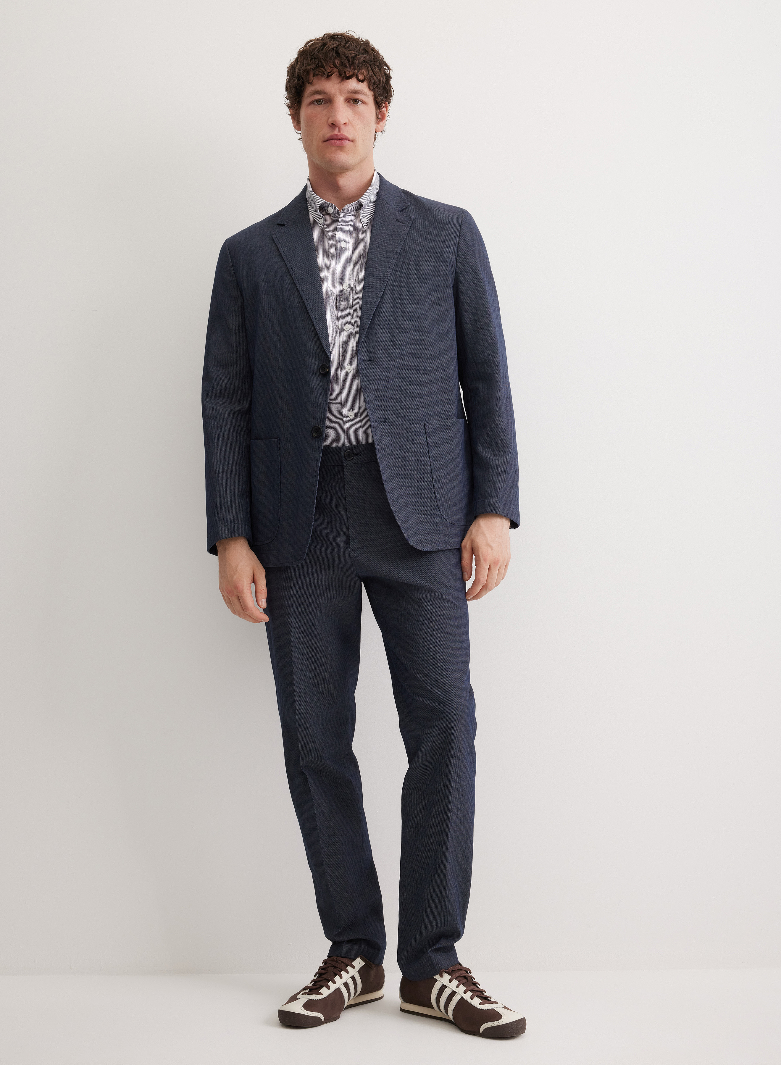 Базовые брюки прямого кроя со стрелками - основное изображение товара