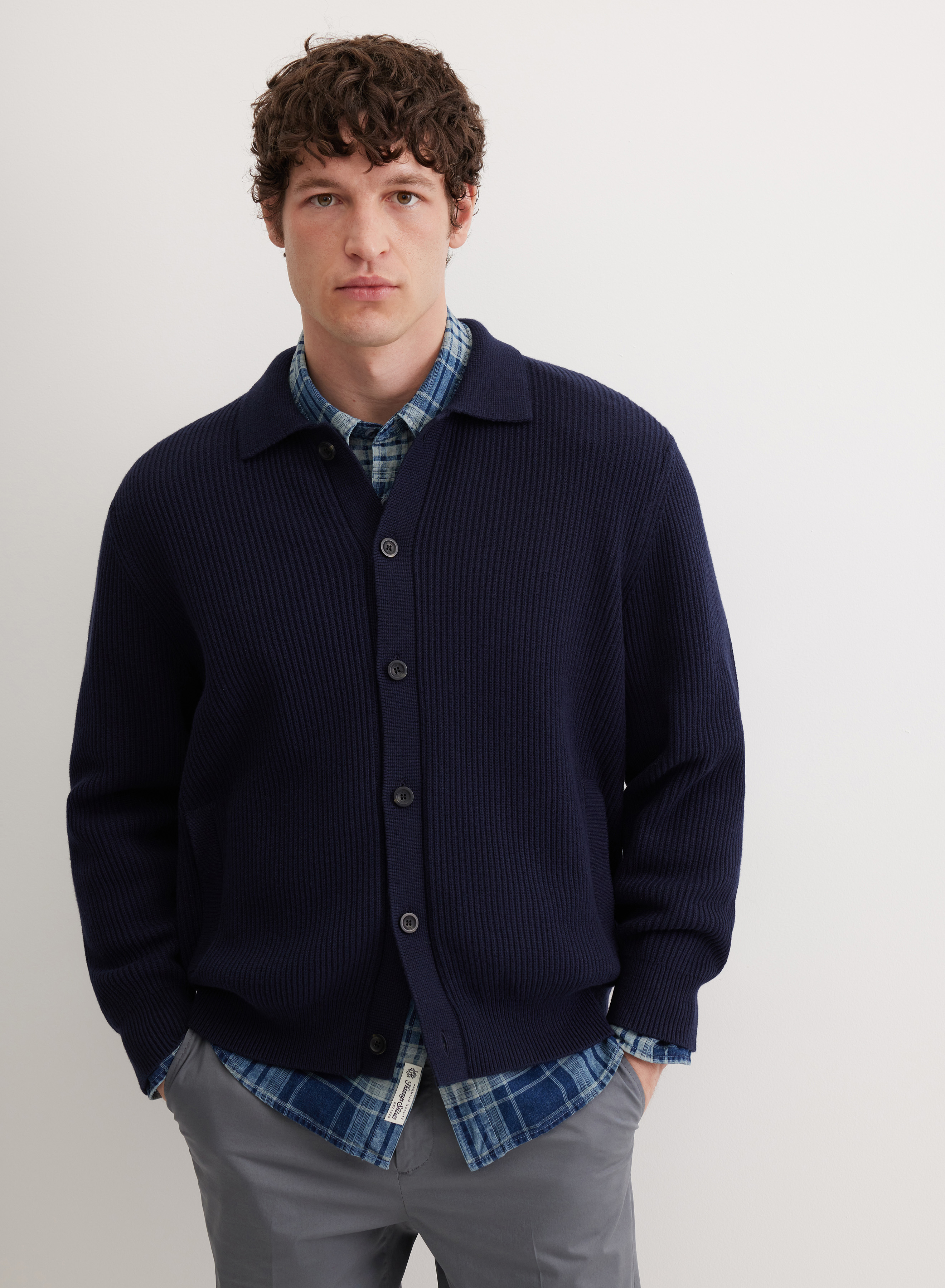 Базовый кардиган на пуговицах с длинным рукавом  - основное изображение товара