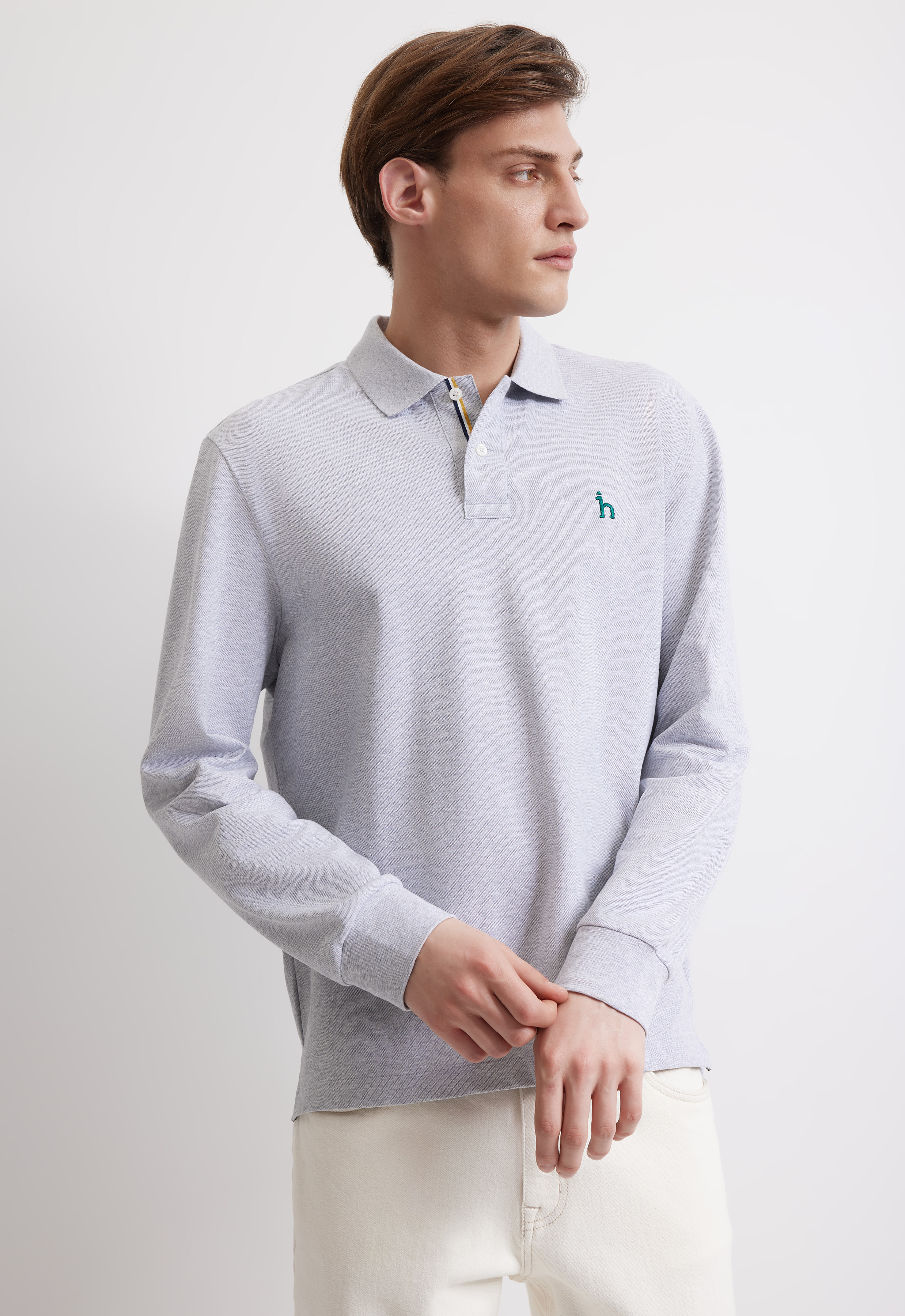 Светло-серое поло с вышивкой - основное изображение товара