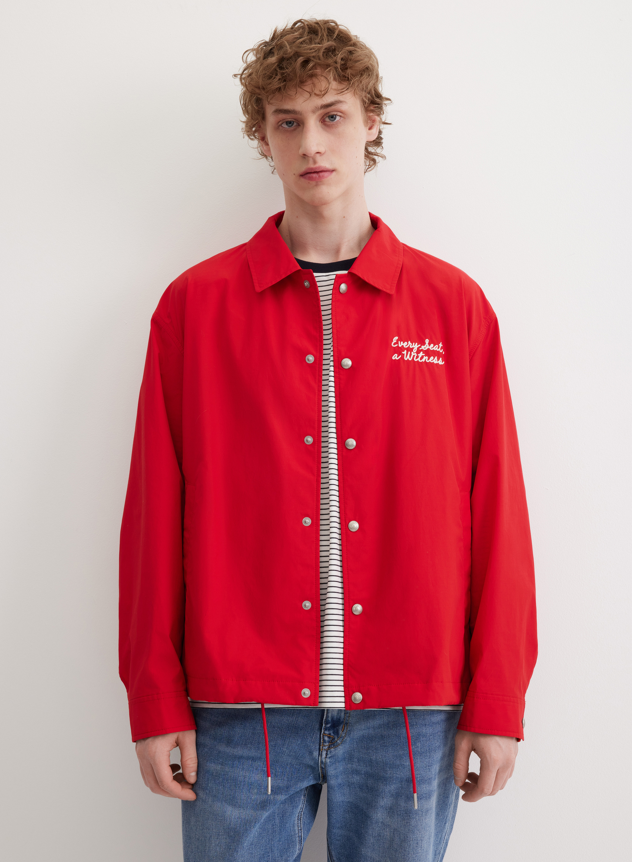 Красная куртка на кнопках и кулиске - основное изображение товара