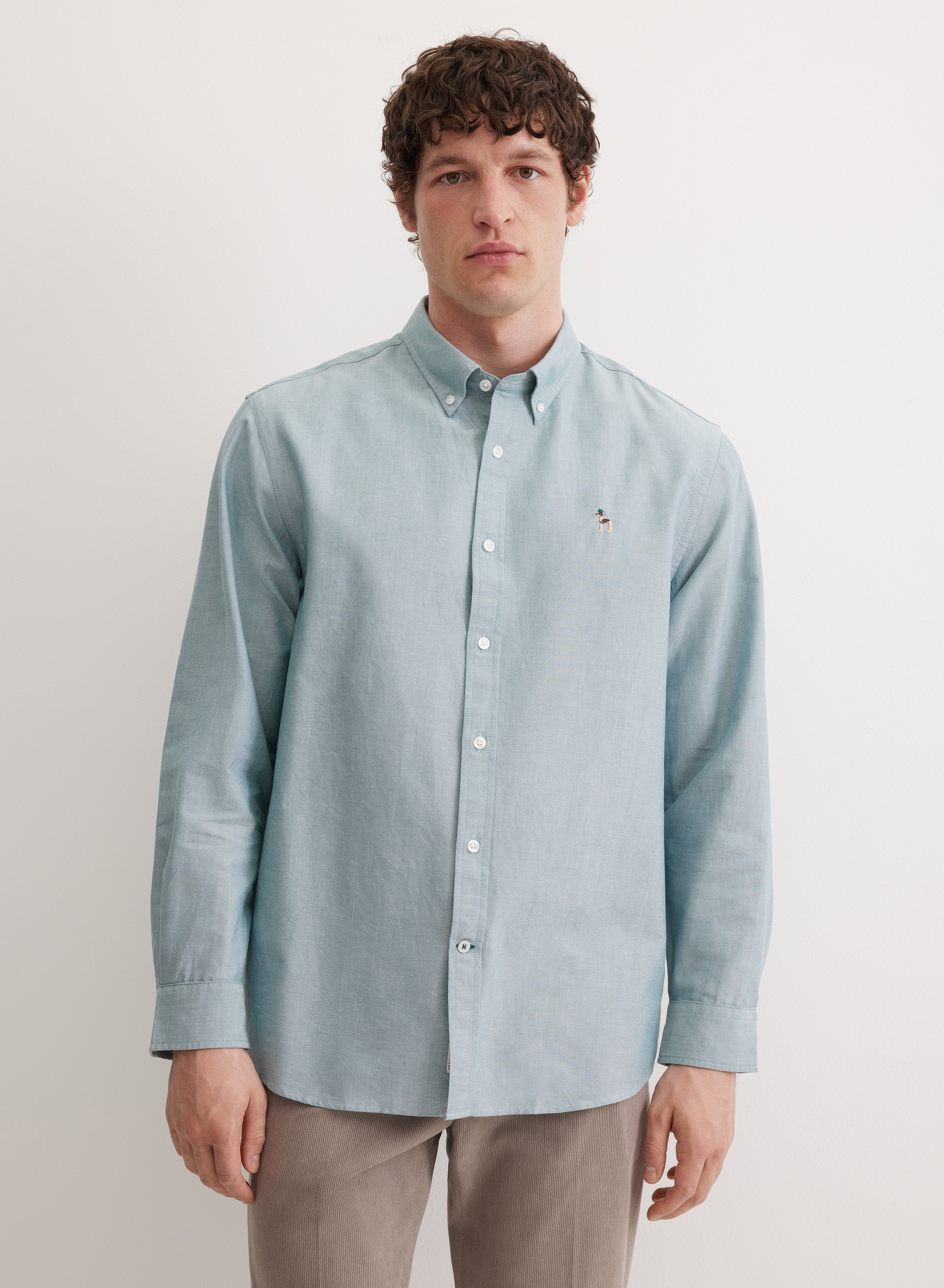 Однотонная хлопковая рубашка свободного кроя - основное изображение товара