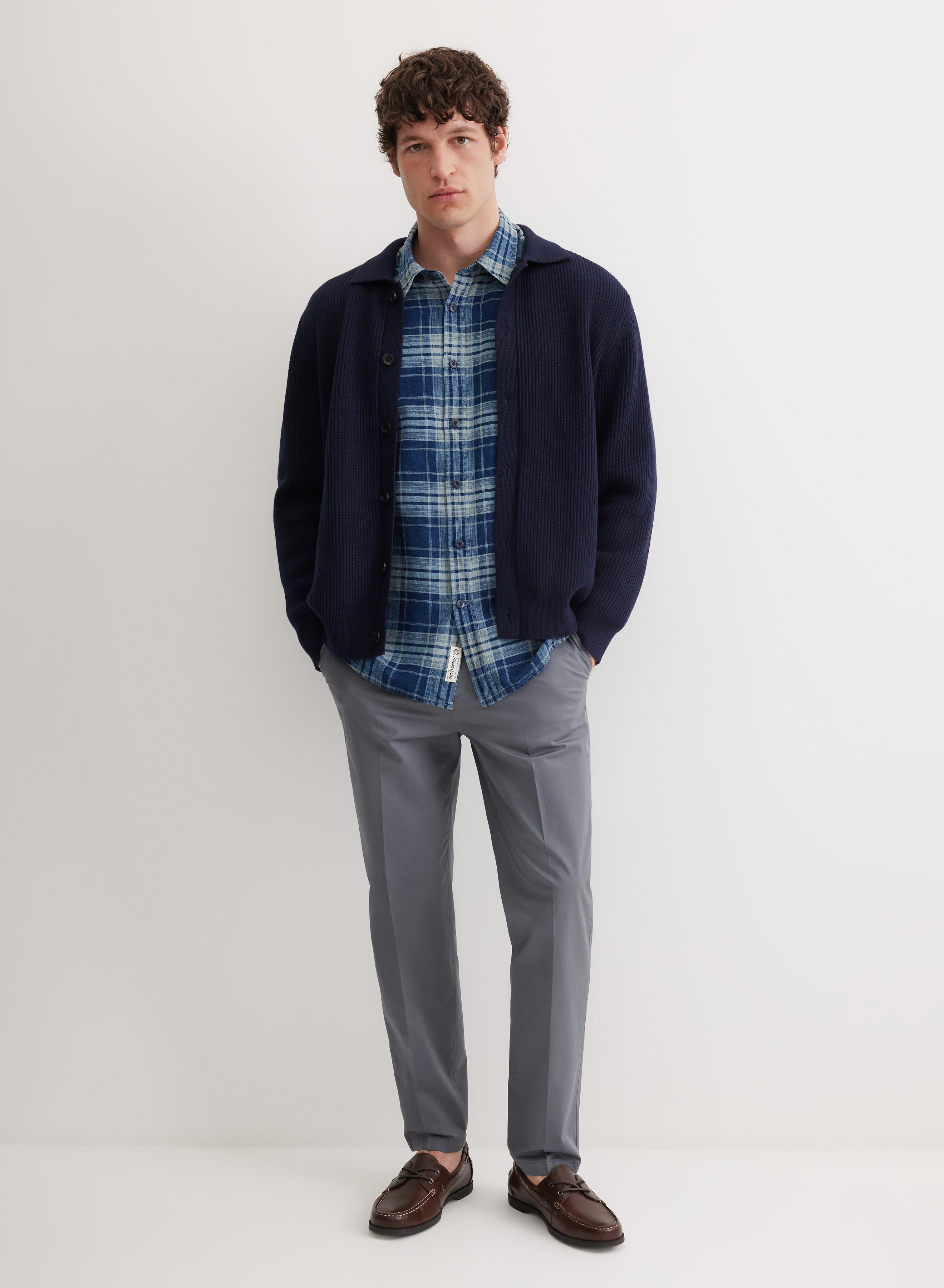 Базовый кардиган на пуговицах с длинным рукавом  - основное изображение товара