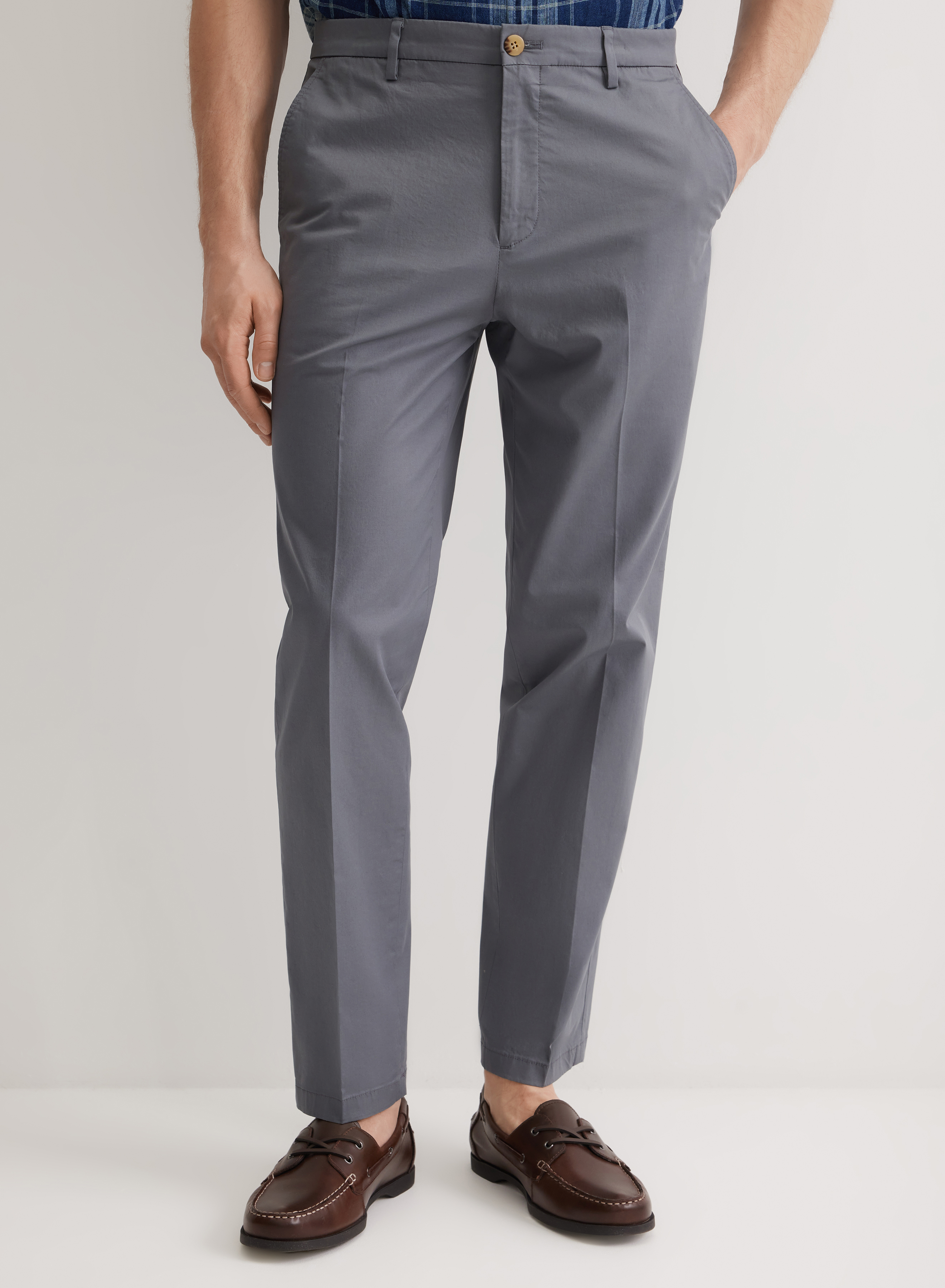 Прямые брюки со стрелками и прорезными карманами  - основное изображение товара